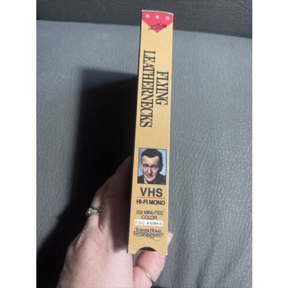 Flying Leathernecks (VHS) 1951 John Wayne Robert Ryan Battle Fighter Planes Jets - Picture 6 of 9